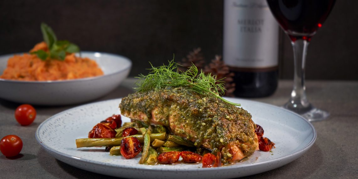 Salmón al pesto de eneldo