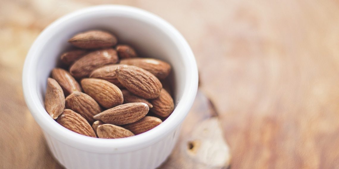 Puñados de almendras para la salud