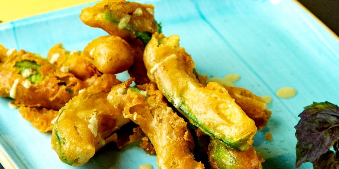 Prepara un aguacate frito, una preparación que seguro no conocías