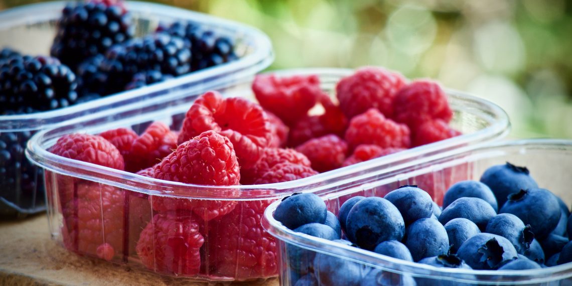 De temporada: Qué hacer para que te duren los frutos rojos