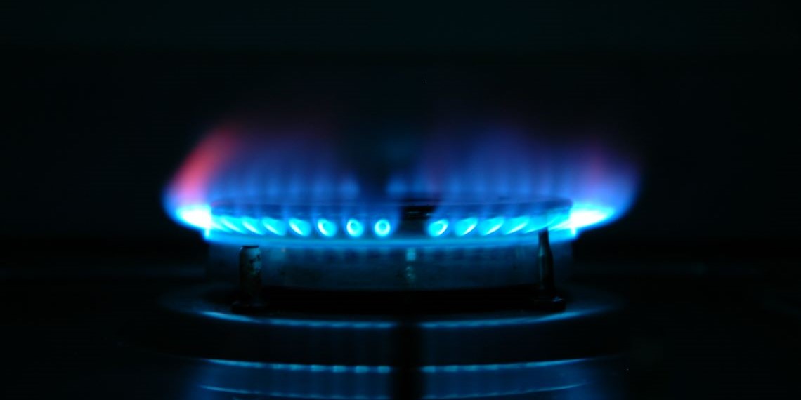 Sigue estos prácticos consejos para ahorrar gas al cocinar