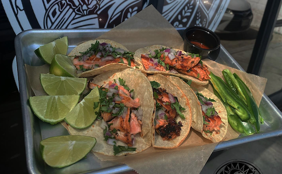 Qué tal unos tacos de salmón a la hora  del Super Bowl