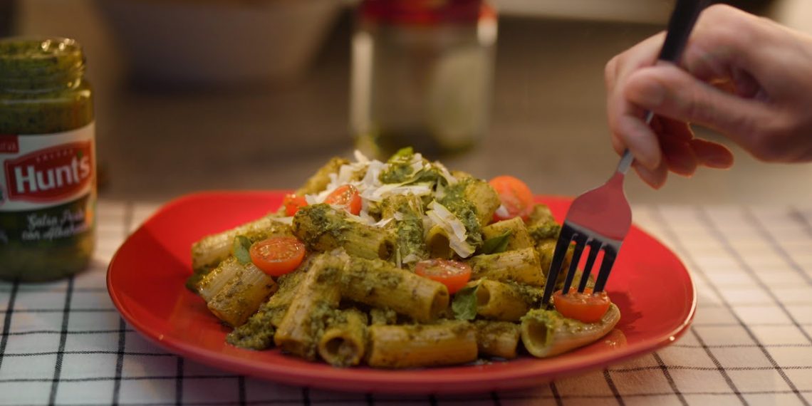 Mitad de semana deli con esta pasta al pesto y parmesano