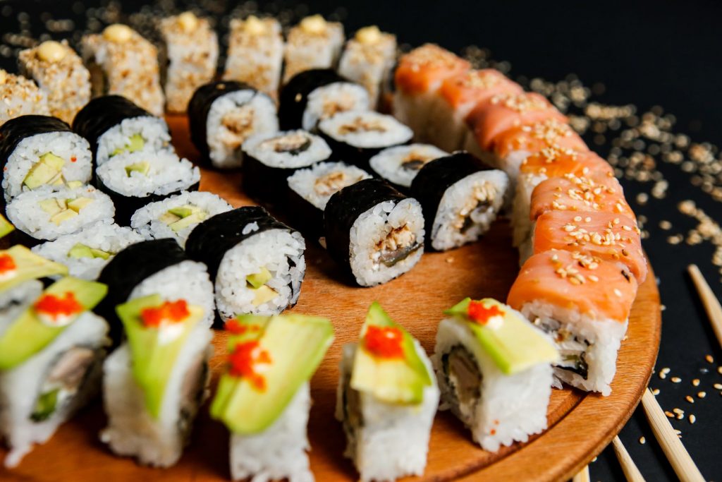 Una guía de buffets y barras de sushi imperdibles