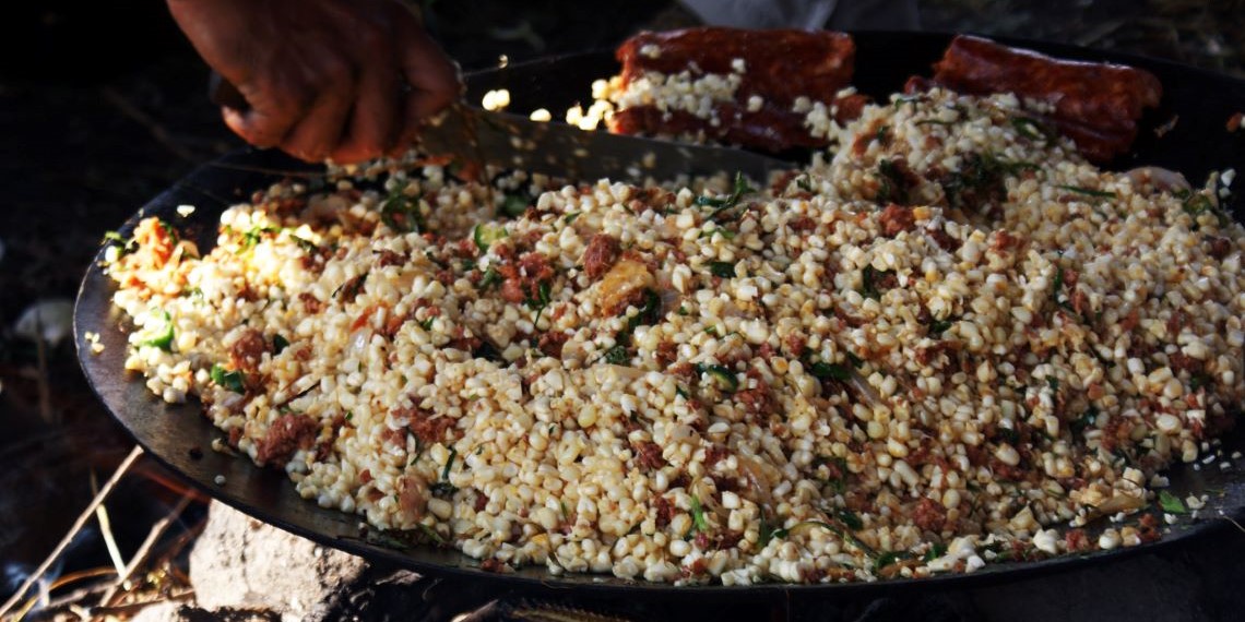 El origen de los esquites y una receta para hacerlos en casa