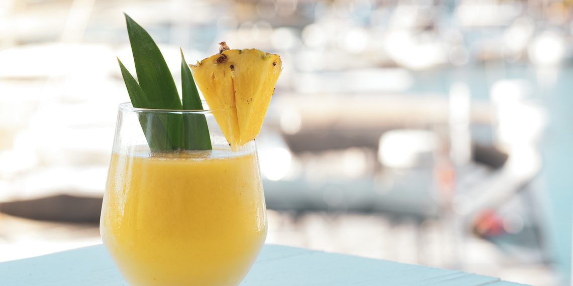 Quién inventó la piña colada  y cuál es la receta original