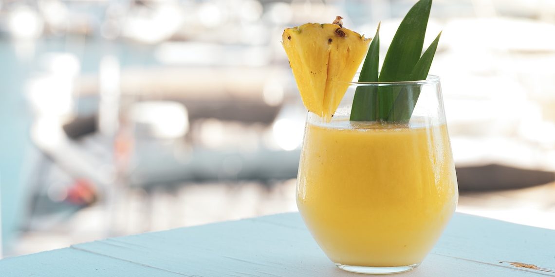 Quién inventó la piña colada  y cuál es la receta original