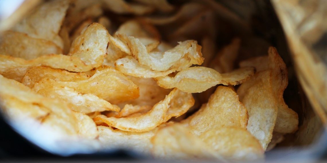 ¿Por qué las bolsas de papitas tienen aire? Te explicamos