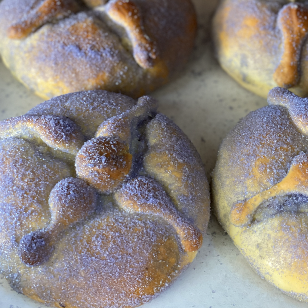 Tecate le hace fiesta al pan de muerto