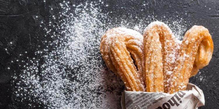 ¿Tienes antojo de unos deliciosos churros? ¡Prepara unos caseros!