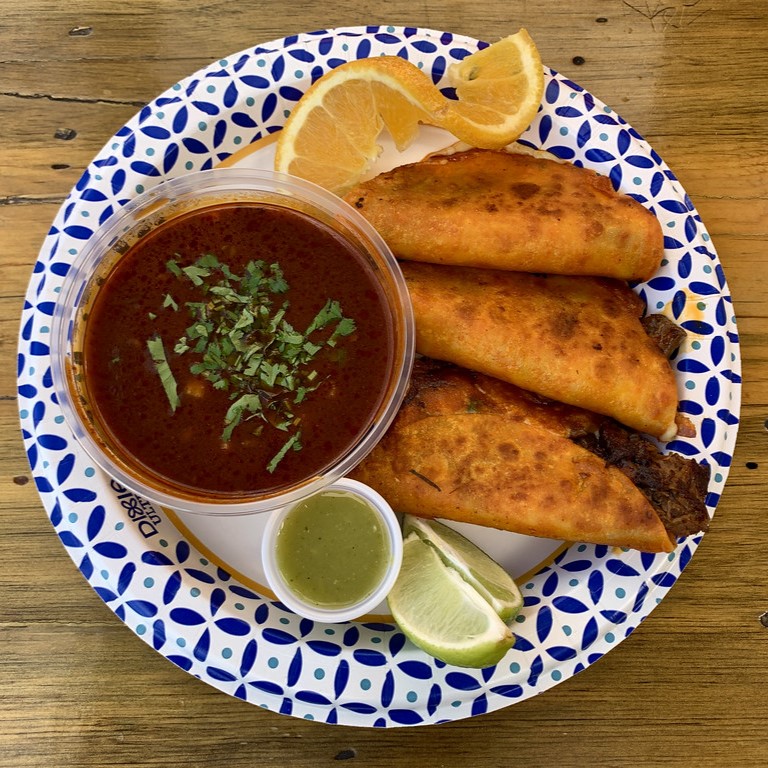 Prueba todas! Una guía de distintas maneras de comer birria