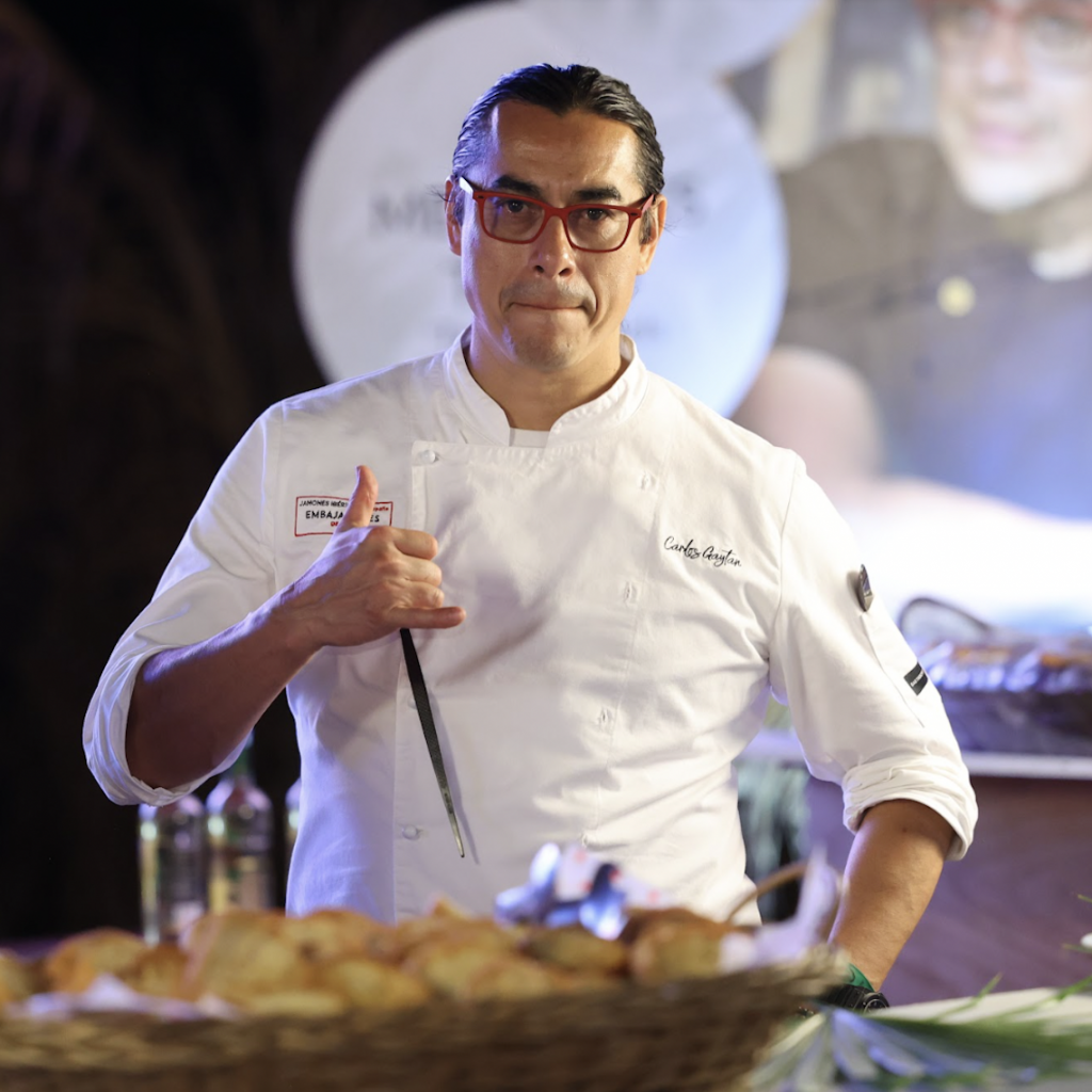 El chef Carlos Gaytán le pone sazón al AMT