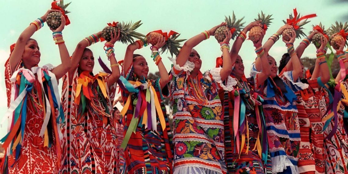 Del mezcal al tamal: Fiestas y festivales gastronómicos en la Guelaguetza