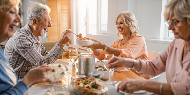 ¡Atención adultos mayores! Aprovecha los descuentos en comida