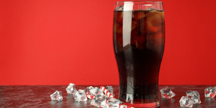 Nada con exceso: Lo que provoca el refresco de dieta