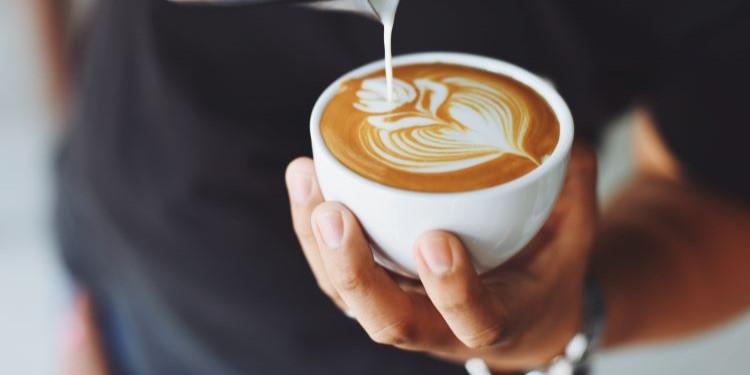 La taza de café perfecta, según el mejor barista