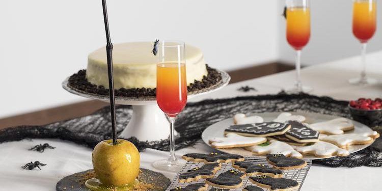 Cómo decorar una mesa de dulces en Halloween