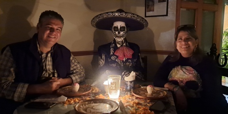 Cena en el inframundo y con la guardiana del Mictlán