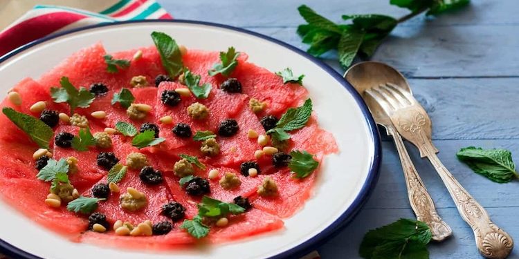 Cena navideña saludable, prepara un carpaccio con germinados