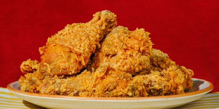 Familiar del Coronel Sanders revela receta ‘secreta’ del pollo Kentucky