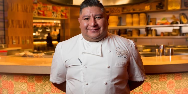 Carlos Cruz-Santos, el chef que lleva lo mexicano a Las Vegas