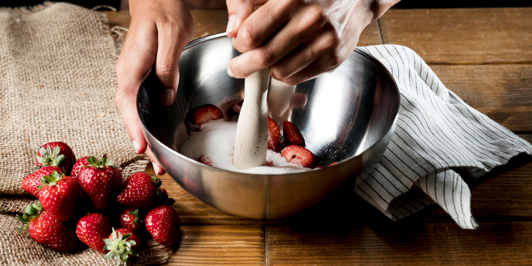 No limpies tus fresas con cloro, también puedes hacerlo con sal