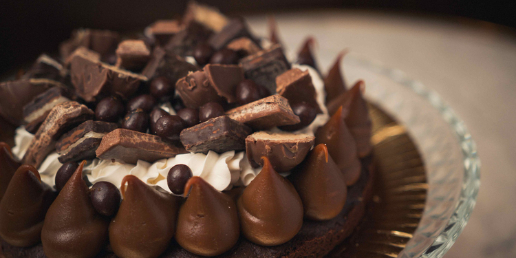 Tres maneras de preparar un pastel de chocolate sin horno