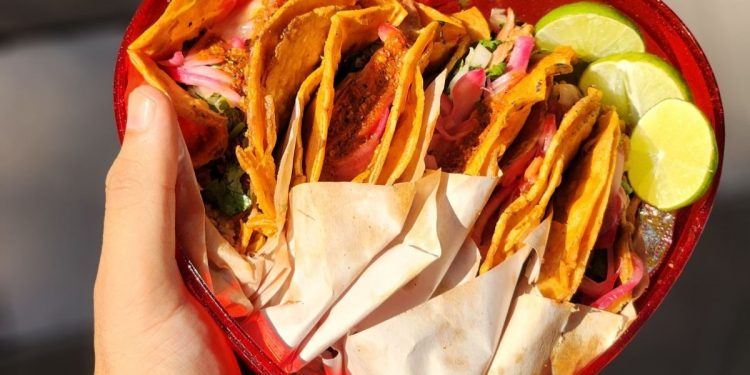 Saca tu lado romántico con un corazón de tacos