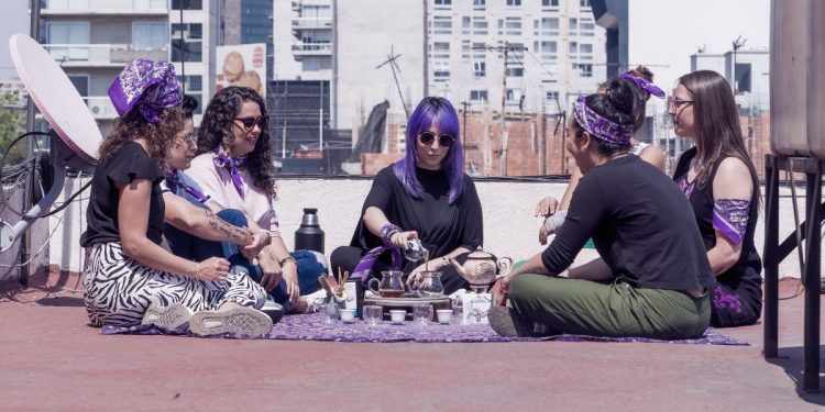 Ritual de té para conectar con el poder femenino