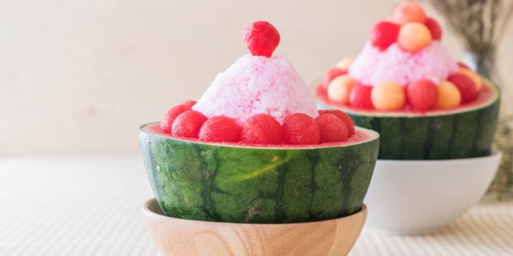 Refréscate con un helado casero de manzana o un raspado de sandía