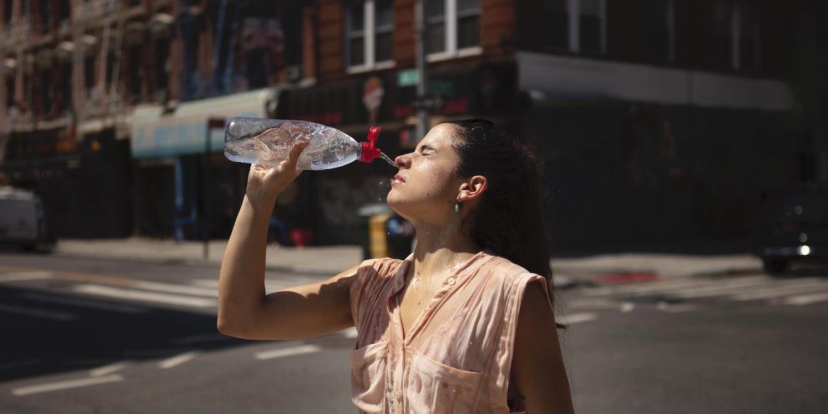 Prevén los golpes de calor con estos hábitos de consumo