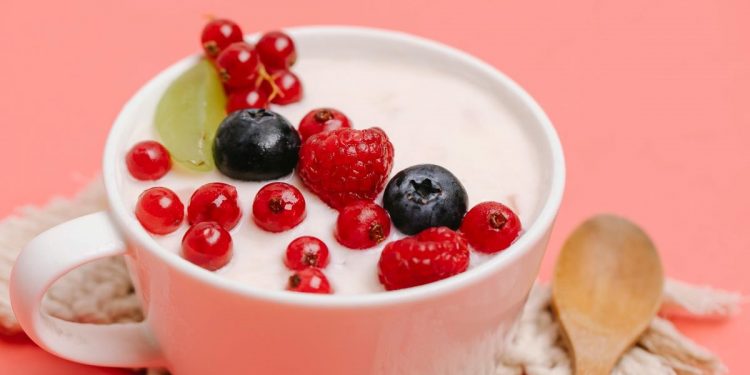 ¿Se puede tomar un yogurt después de caduco?