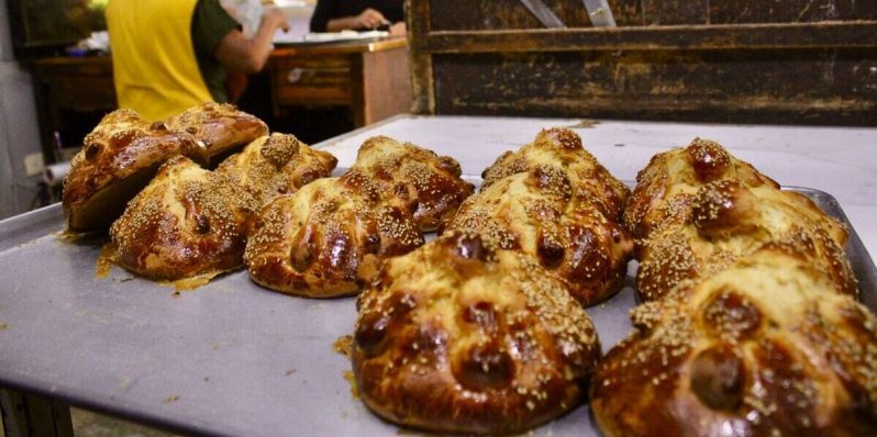 ¿Por qué en Puebla se le llama hojaldra al pan de muerto? 