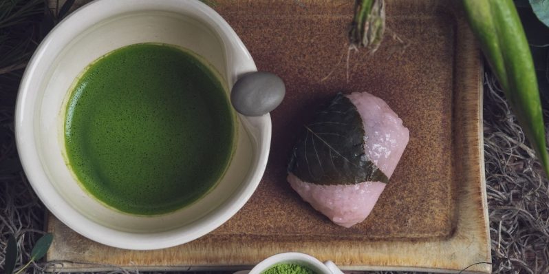 Conoce cada uno de los utensilios básicos para preparar matcha 