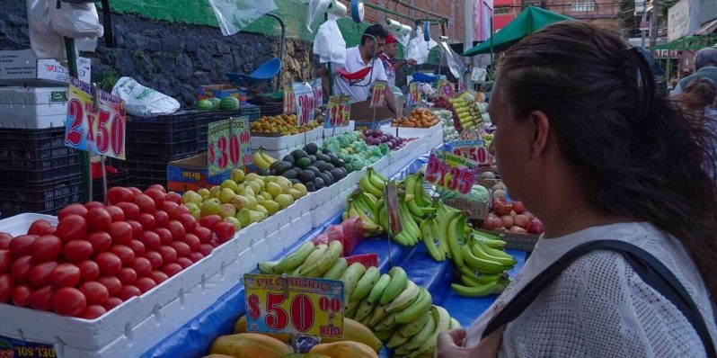 Cuántos salarios mínimos se necesitan para comprar alimentos de la Canasta Básica en 2025