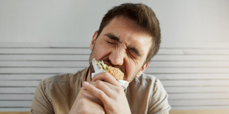 No es tu culpa si tienes hambre siempre, existe un virus que provoca adicción a la comida