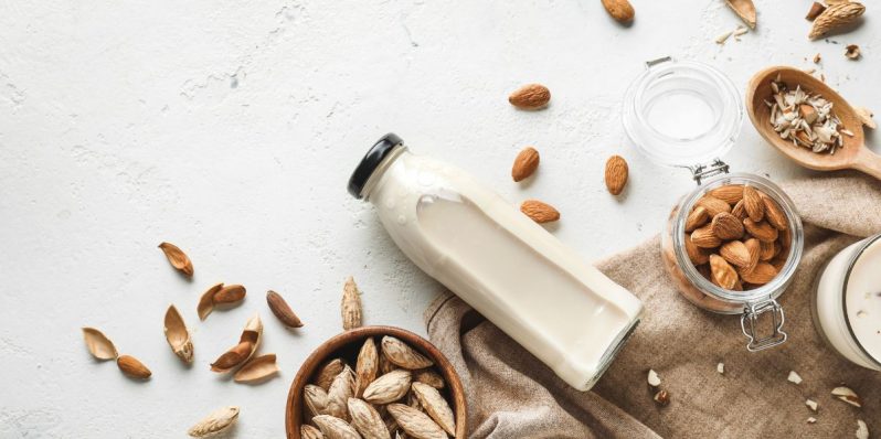 ¿Cómo que la leche de almendras no existe? La Profeco te explica