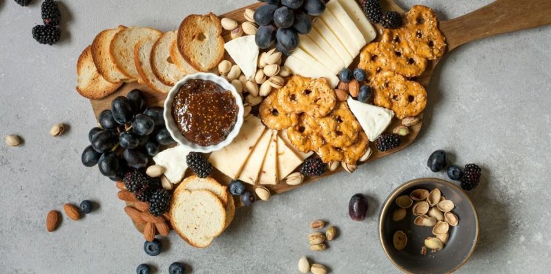 Qué ingredientes y orden debe llevar una tabla de quesos