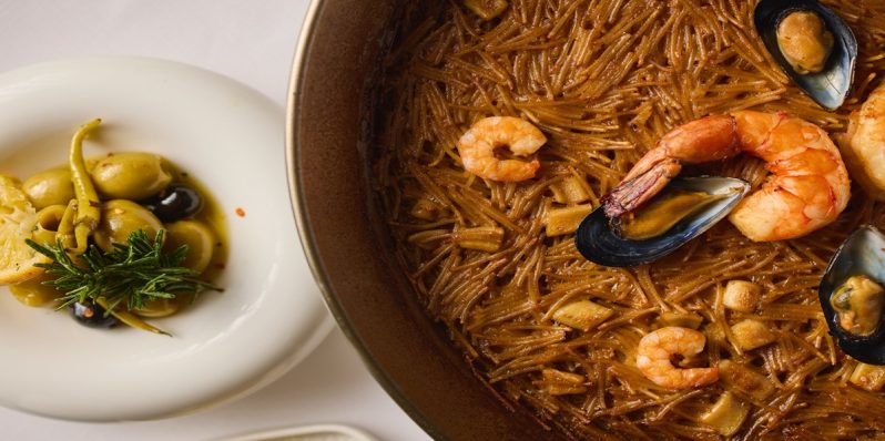 Con calamares o pimientos, los arroces españoles, toda una tradición