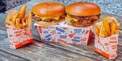Lugares para rendirle homenaje a la hamburguesa en su día