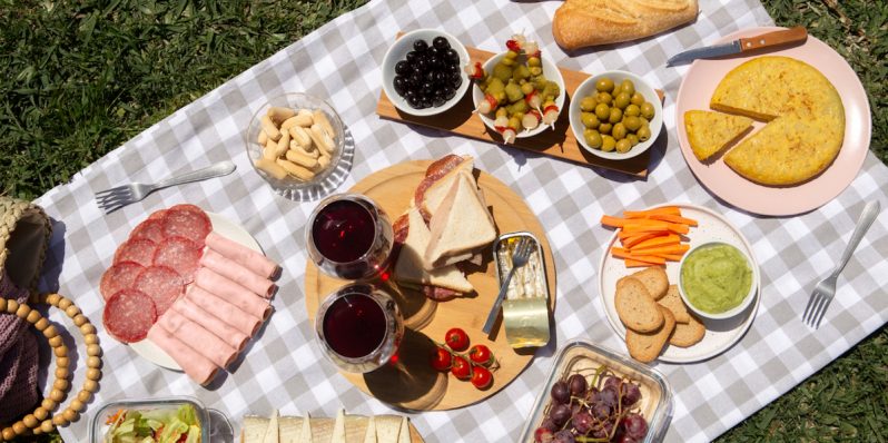 Diez ideas de recetas fáciles para compartir en un picnic