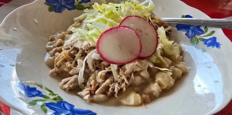 El pozole seco de Colima: el platillo que desafió al caldo y se volvió tradición