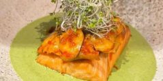 Combate el calor con este delicioso salmón en salsa de cilantro al estilo poblano