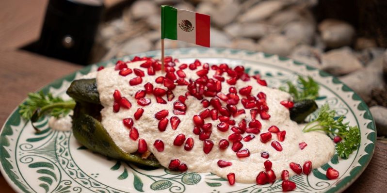 Va calada y garantizada: Dónde comer chiles en nogada en la CdMx