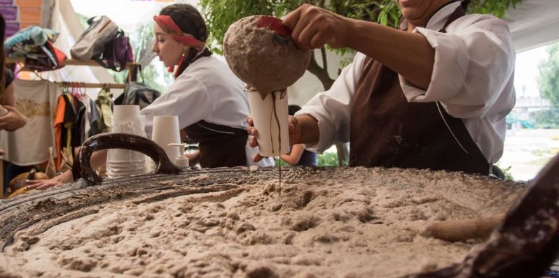 Bienvenida Guelaguetza: prepara esta receta de tejate y conoce sus bondades