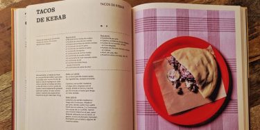 ¿Qué tacos le gustan al chef Enrique Olvera? Revela más de su amor al envuelto en su libro