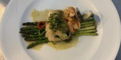 ¡Lúcete en la cocina! Prepara una joya vasca:  merluza a la koxkera
